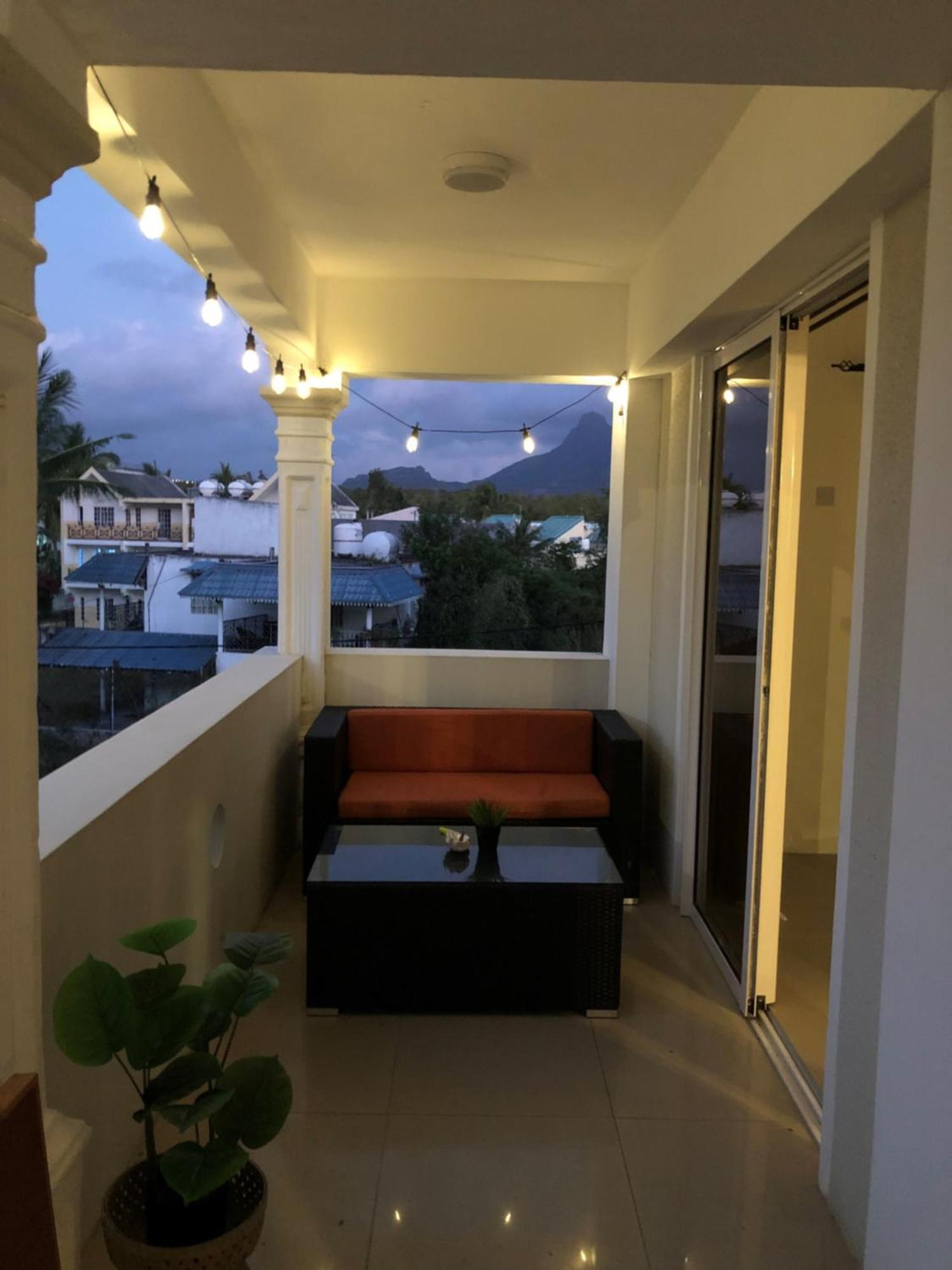 Rayon Bleu C2 Apartment Flic en Flac Bagian luar foto